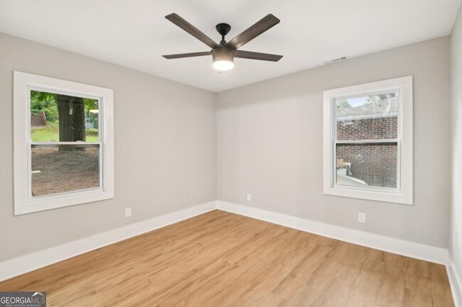 Building Photo - 2909 Diana Dr SW