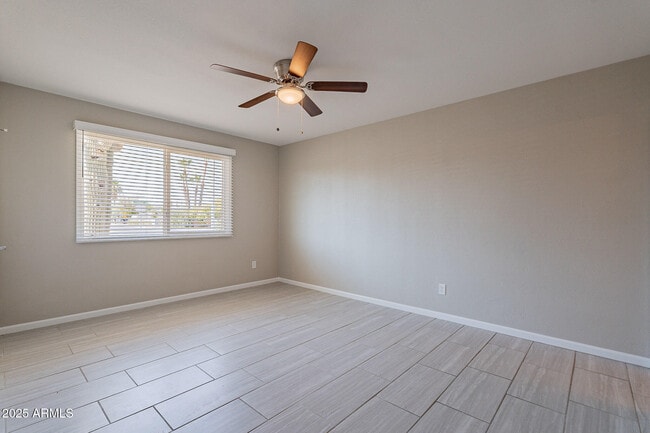 Building Photo - 1274 E Hermosa Dr