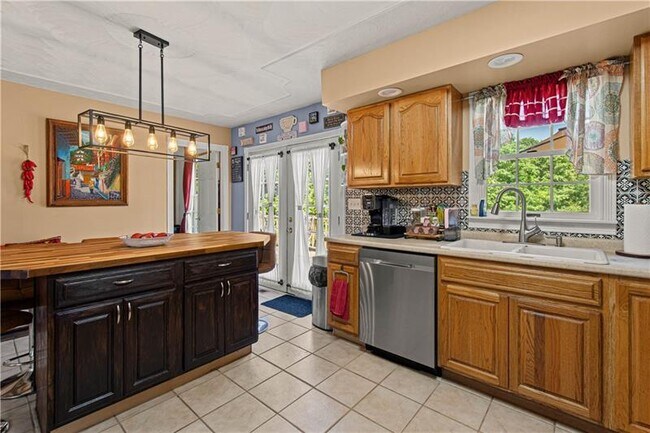 Building Photo - 3054 Bedillion Rd