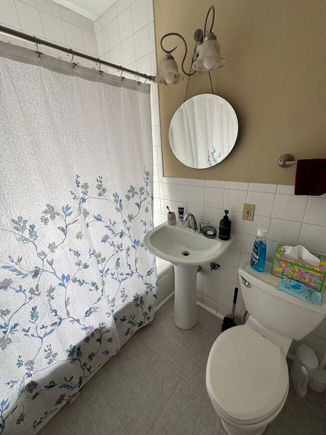 Building Photo - Gorgeous Single Family Home In Bryn Mawr - Available 8/15!
