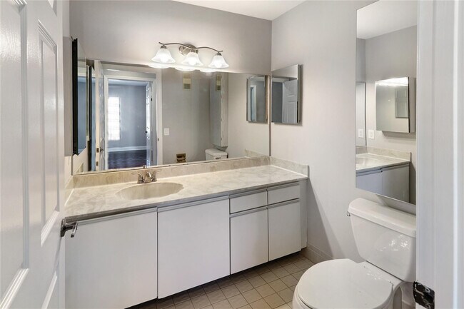 Building Photo - 11310 Lake Tree Ct