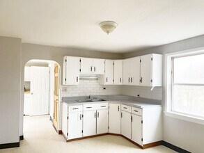 Building Photo - 7402 Park Ln