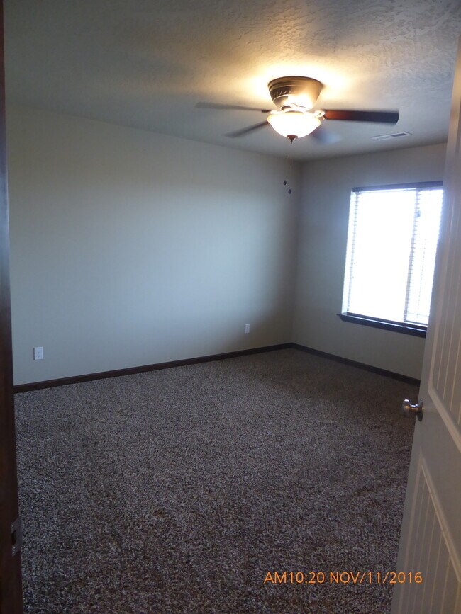 Building Photo - 3 Bed, 2.5 Bath in Post Falls, ID! Move-in...