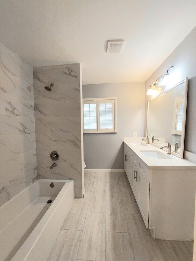 Building Photo - 7815 Small Leaf Cir