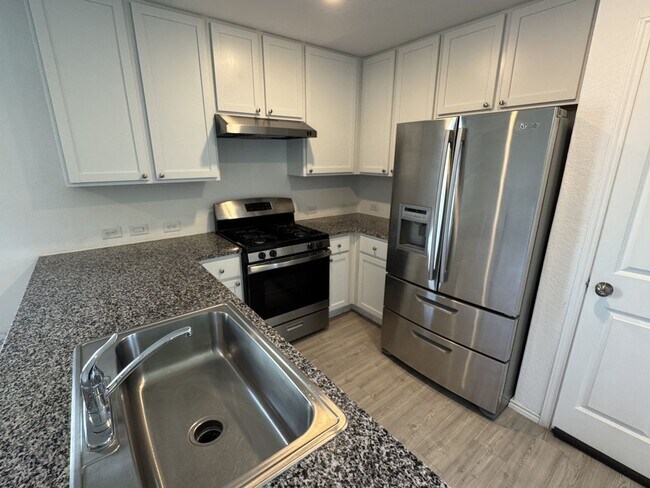 Building Photo - 14803 Brandy Bnd