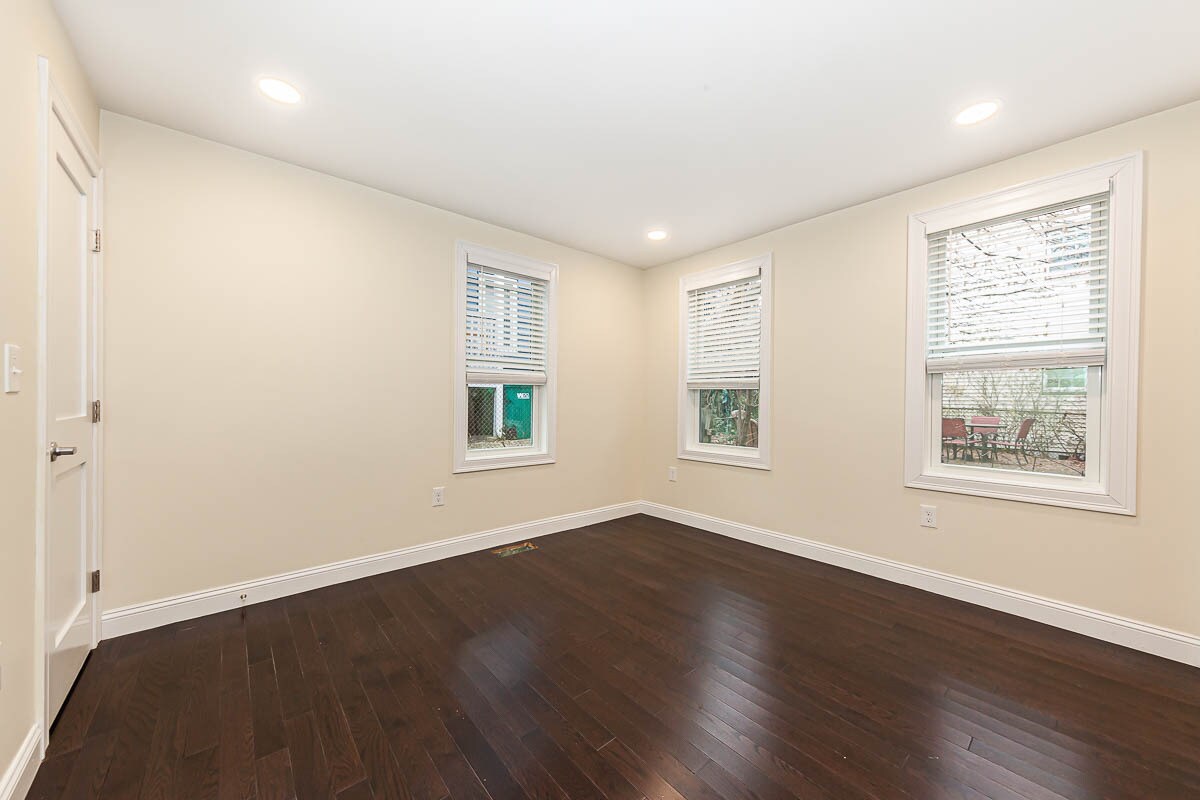 Building Photo - 28 Albion St