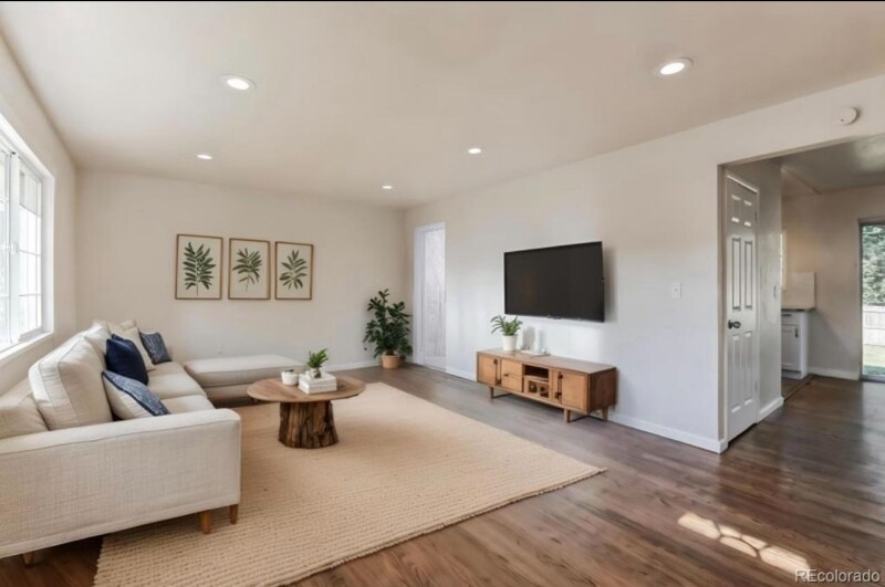 Building Photo - 2528 14th Ave Ct
