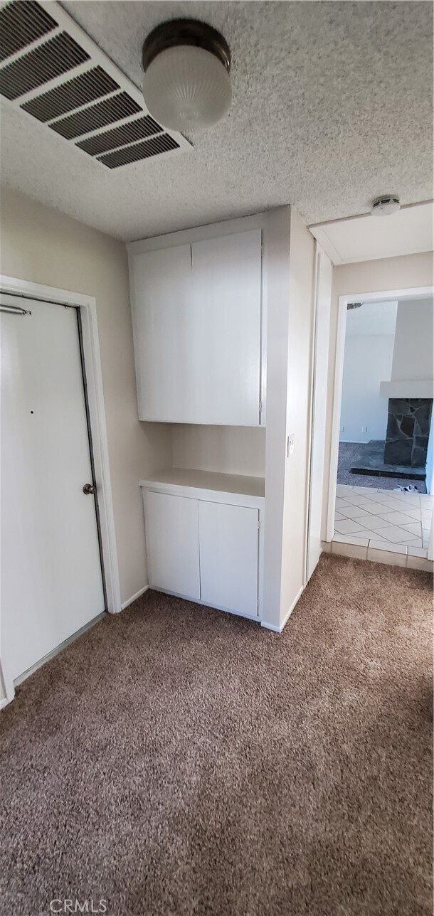 Building Photo - 15038 Hiawatha St