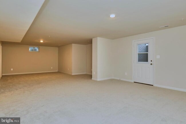 Building Photo - 1006 Shenandoah View Pkwy