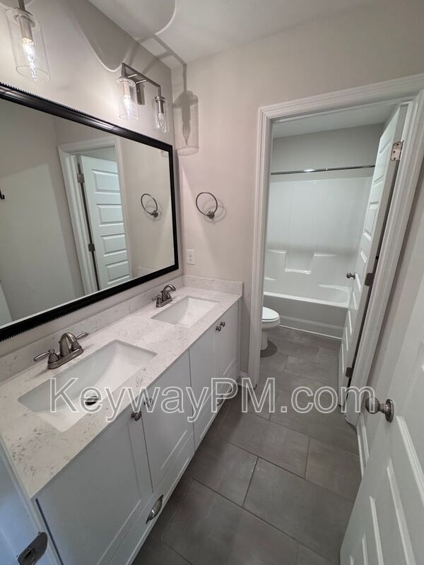 Building Photo - 122 Canton Park Ave