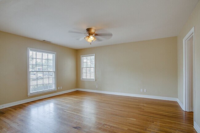 Building Photo - PRE LEASING for fall 2026! 3/2 in Tech Terrace!