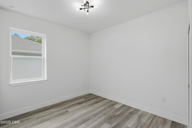 Building Photo - 8 Second Path Unit A