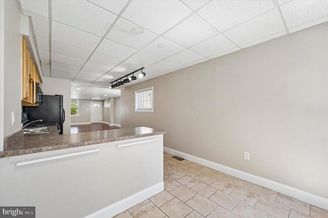 Building Photo - 431 Iroquois St