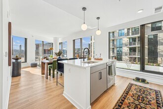 Building Photo - 113 Potomac Ave SW