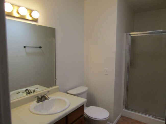 Building Photo - 6529 Justin Ln