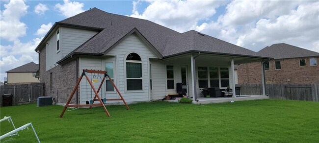 Building Photo - 2268 Hat Bender Lp