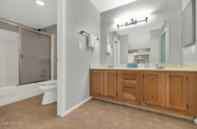 Building Photo - 9445 N 94th Pl