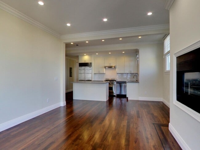 Building Photo - 1129 Green St