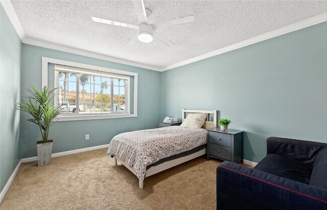 Building Photo - 12482 Farndon Ave