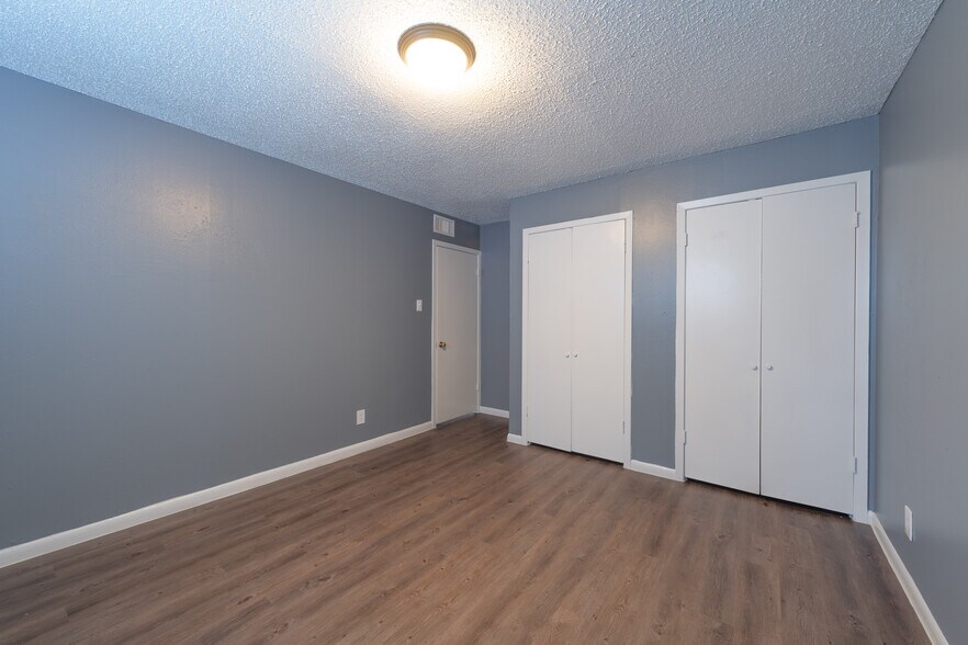 Building Photo - 705 Santa Rosa Dr