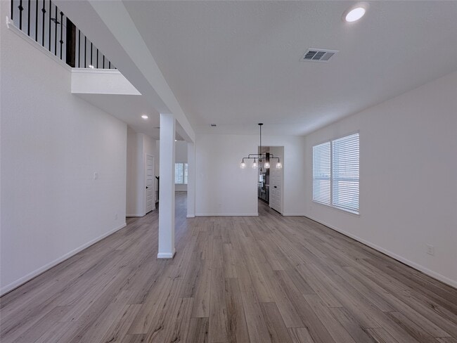 Building Photo - 25630 Moreleigh St