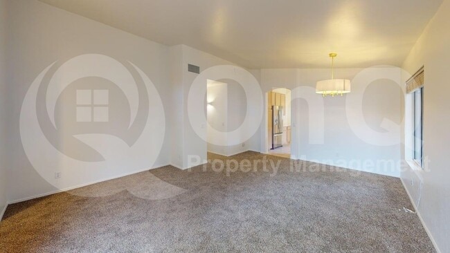 Building Photo - 144 E Mesquite Crest Pl