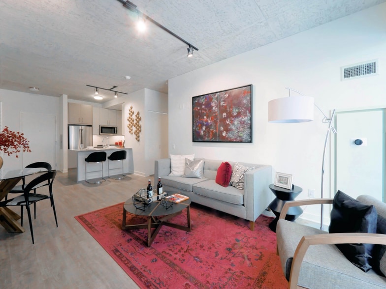 Building Photo - 393 E Ohio St