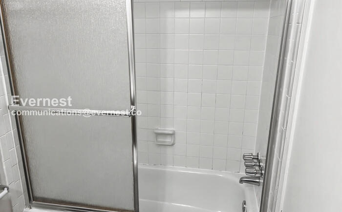 Building Photo - 1450 Slade Ave