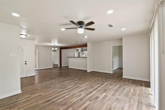 Building Photo - 1622 Hollow Hook Rd