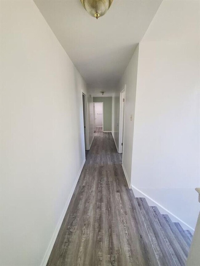 Building Photo - 8716 Clearbrook Trail