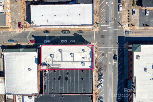 Building Photo - 300 S Main St