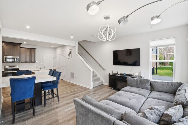 Building Photo - Step into a beautifully designed contemporary residence that exudes style and comfort at every turn.