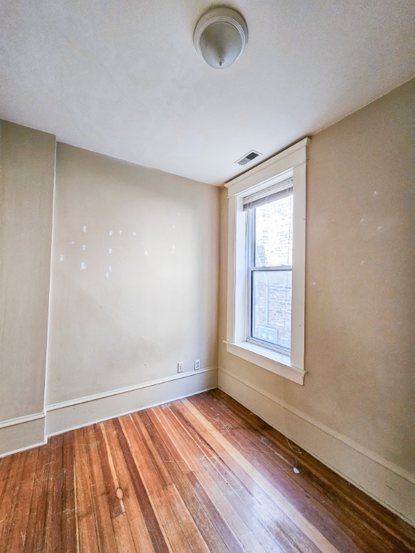 Building Photo - 1042 W Grace St