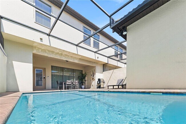 Building Photo - 1905 Majorca Dr