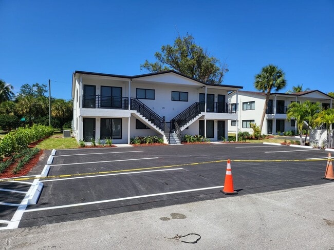 Building Photo - 151 SW 15th St