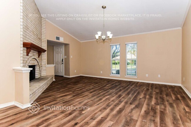 Building Photo - 8102 Kensington Dr