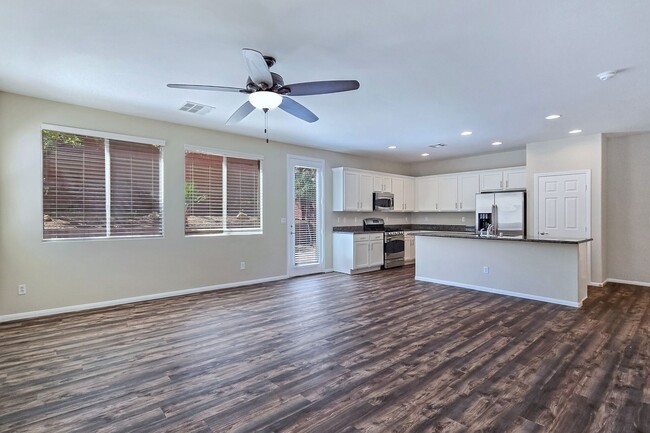 Building Photo - 5389 Hollymead Dr
