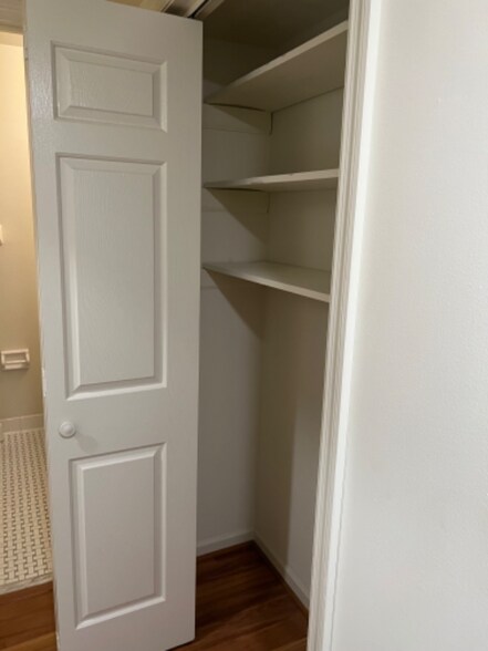 Building Photo - 2122 Acklen Ave