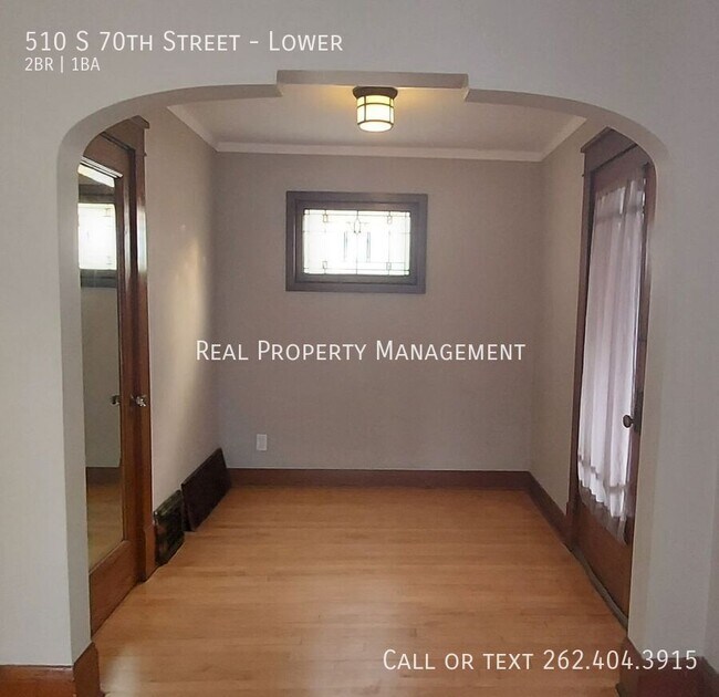 Building Photo - 510 S 70th St