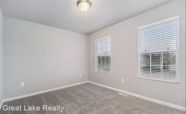 Building Photo - 4 br, 2.5 bath House - 651 East North Street
