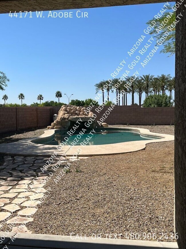 Building Photo - 44171 Adobe Cir
