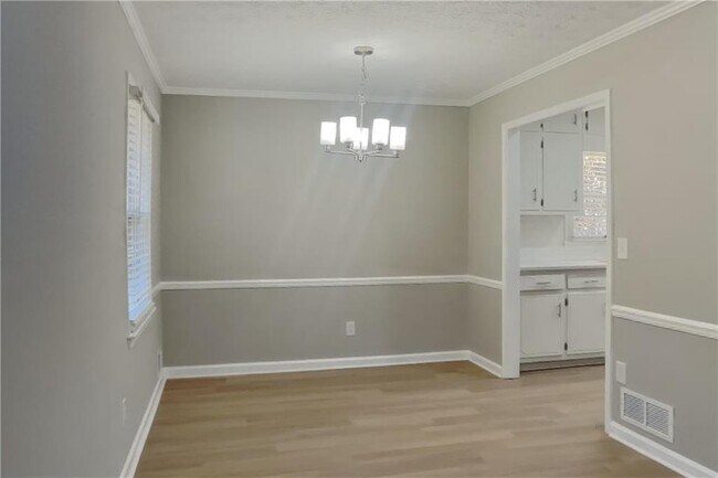 Building Photo - 1176 Golden Cir SW