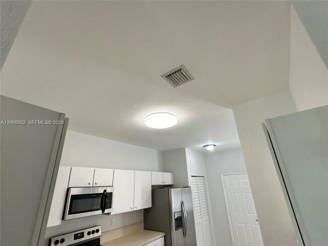 Building Photo - 4264 SW 132nd Wy