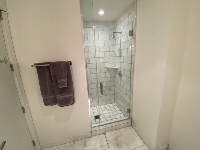 Building Photo - 4471 Dean Martin Dr