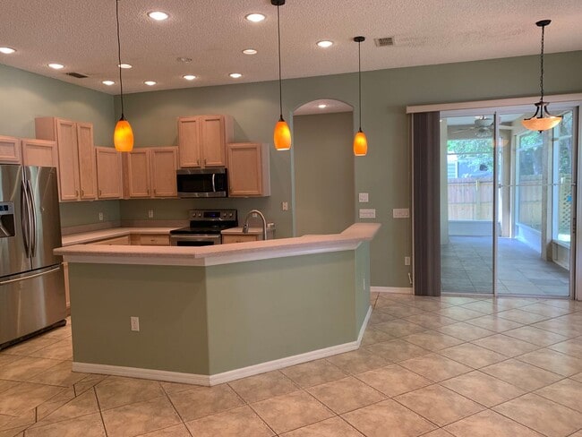 Building Photo - Quality Home in Great Neighborhood