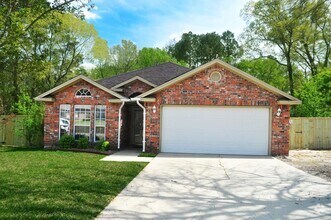 Building Photo - 3 Bed 2 bath Ashcreek Circle
