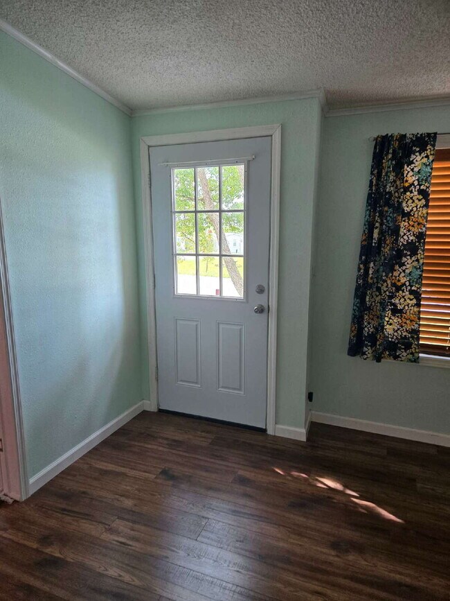 Building Photo - "Charming 3-Bed, 2-Bath Mobile Home Retrea...