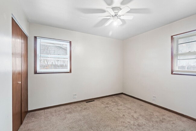 Building Photo - 933 Ridge Ave