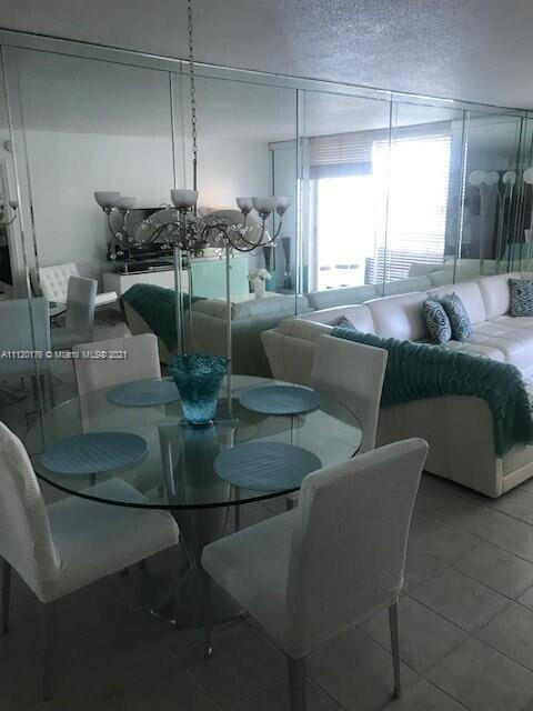 Building Photo - 1817 S Ocean Dr