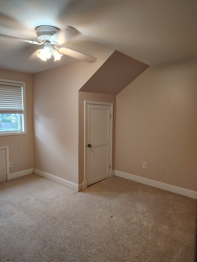 Building Photo - 186 Westfield Rd